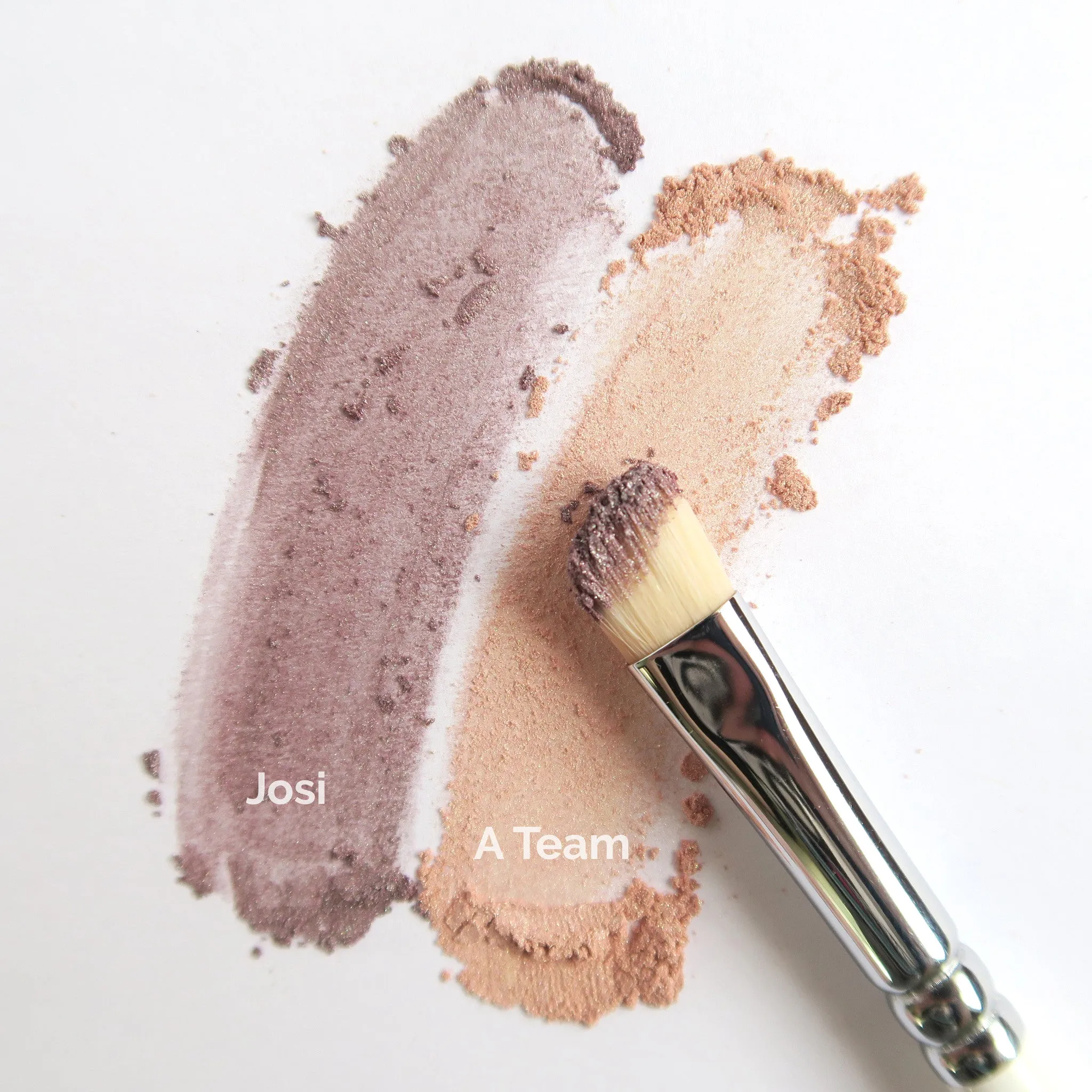 Root #18 Angled Eyeshadow Brush